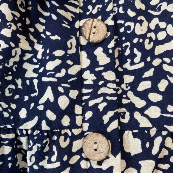 Emery Rose Button Down Top Navy Blue Cream Print Medium Tiered Blouse Babydoll - Picture 6 of 10
